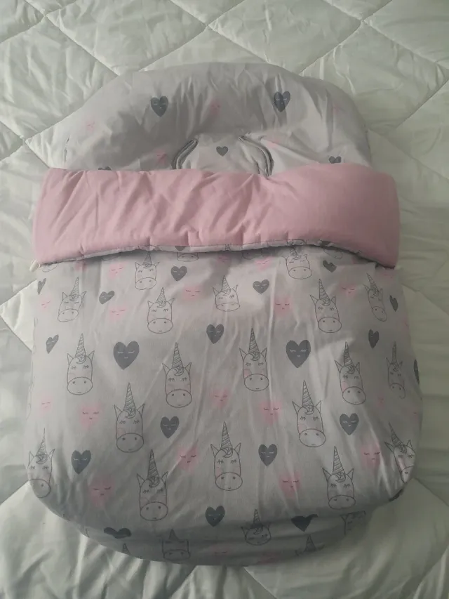 Saco invierno Maxicosi unicornios y corazones