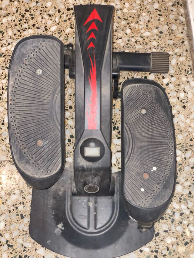 Máquina de ejercicio para pedalear