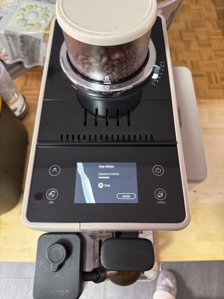 Cafetera Delonghi Rivelia Beige Nueva