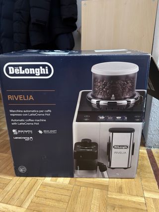 Cafetera Delonghi Rivelia Beige Nueva