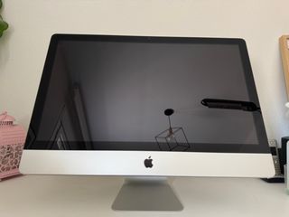 iMac 27” 2009. Para reparar o piezas.NO ENCIENDE.