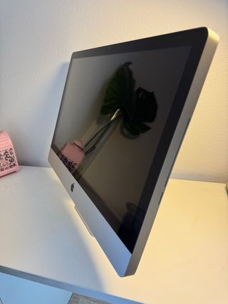 iMac 27” 2009. Para reparar o piezas.NO ENCIENDE.