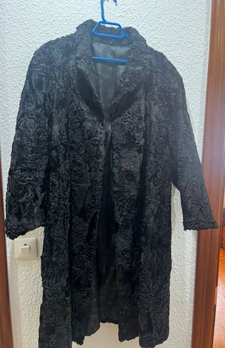 Chaquetón de astracán negro
