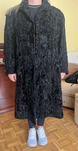 Chaquetón de astracán negro