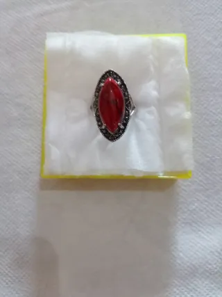 Anello Howlite Rossa e Marcassite misura 25