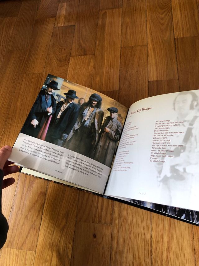 Queen A Kind Of Magic Libro + CD