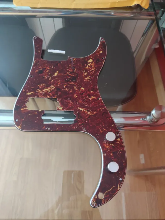 Golpeador para Precision Bass Tortoise.