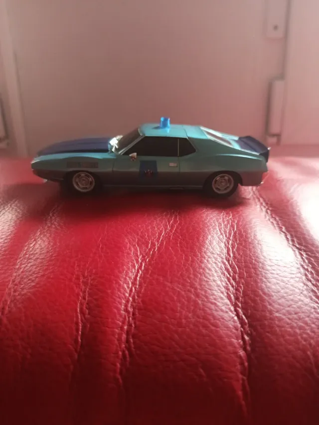 Coche  americano javelin policía con sonido de Sca