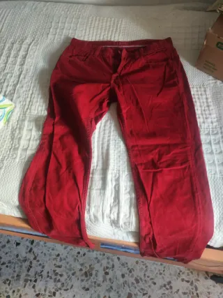 Pantalón de vestir rojo hombre