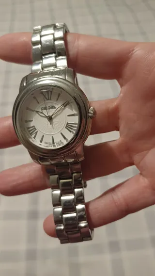 Reloj Folli Follie esfera blanca y números romanos