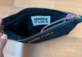 Bolso de mano Bimba y Lola azul marino.