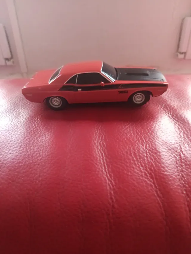 Coche Scalextric Dodge Challenger Rojo