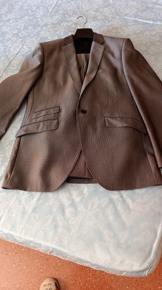 Traje de hombre gris