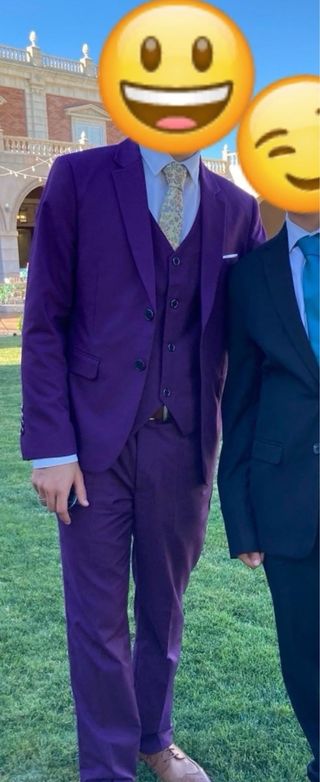 Traje ceremonia chico morado