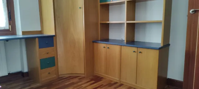 Mueble modular infantil madera y azul