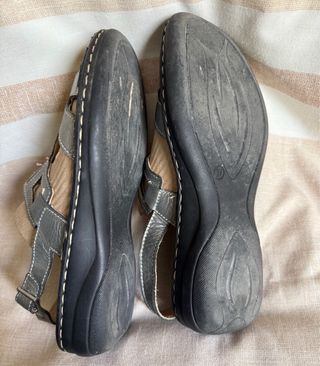 Sandalias super cómodas plateadas