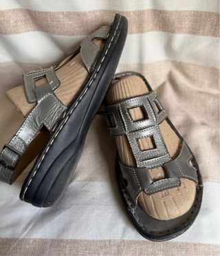 Sandalias super cómodas plateadas
