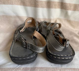 Sandalias super cómodas plateadas