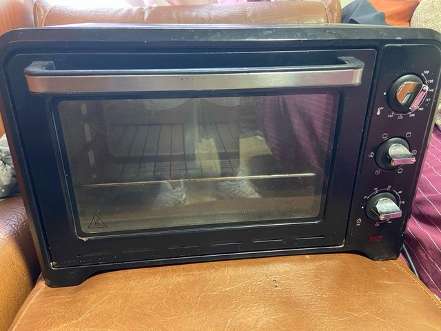 Horno eléctrico negro