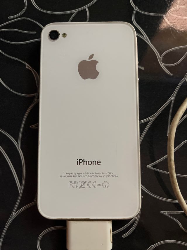 iPhone Blanco Retro