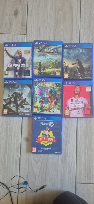 Consola PS4 Slim Negra + Mando+7 juegos+ micrófono