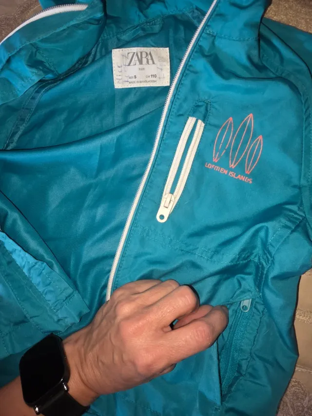 Lote 4 abrigos niña 5-6 años. Ver + en mi perfil.