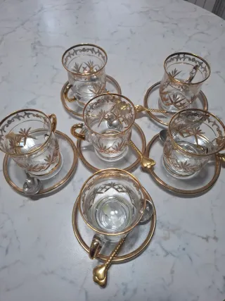 Tazze vetro con profili oro