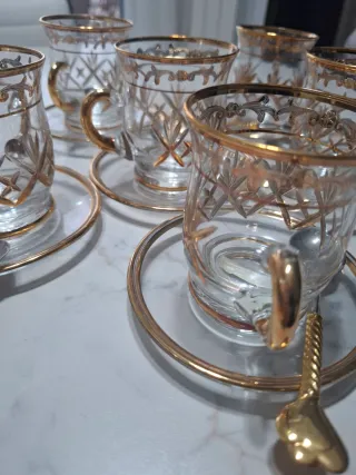 Tazze vetro con profili oro