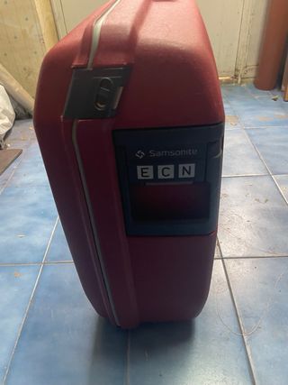 Maleta Roja Rígida con Ruedas