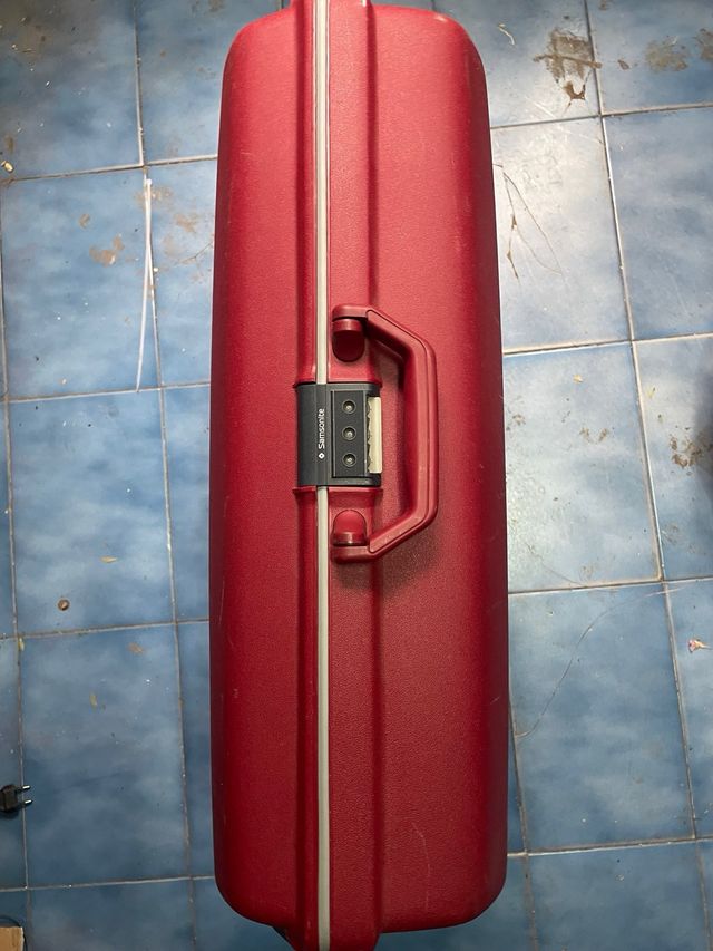 Maleta Roja Rígida con Ruedas