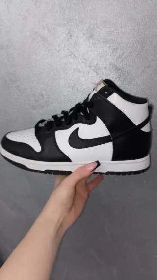 Nike Dunk High Scarpe unisex Nero Bianco