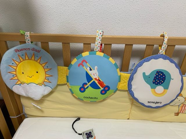 Cuna madera 130x70 + colchón nuevo + accesorios