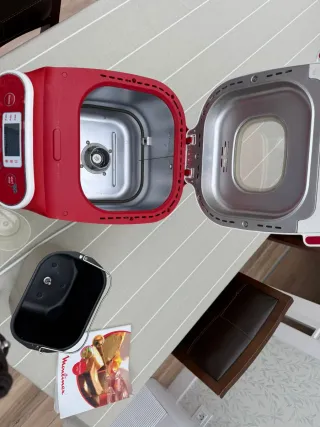 Panificadora Moulinex Uno Blanca y Roja