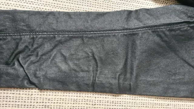 Pantalón negro satinado