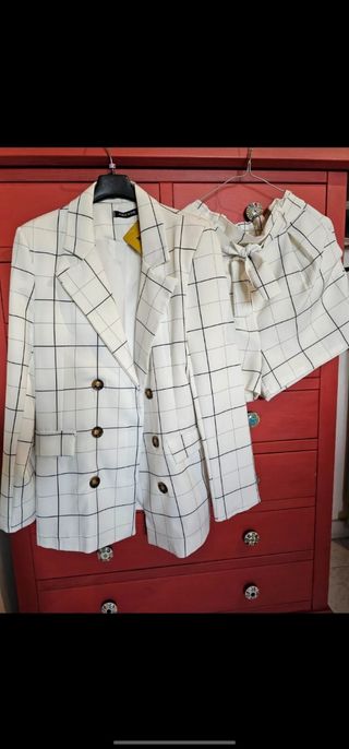 Completo blazer e shorts a quadri