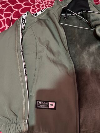 Felpa Nike Verde con Logo