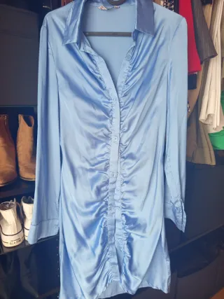 Vestido satén camisero azul celeste
