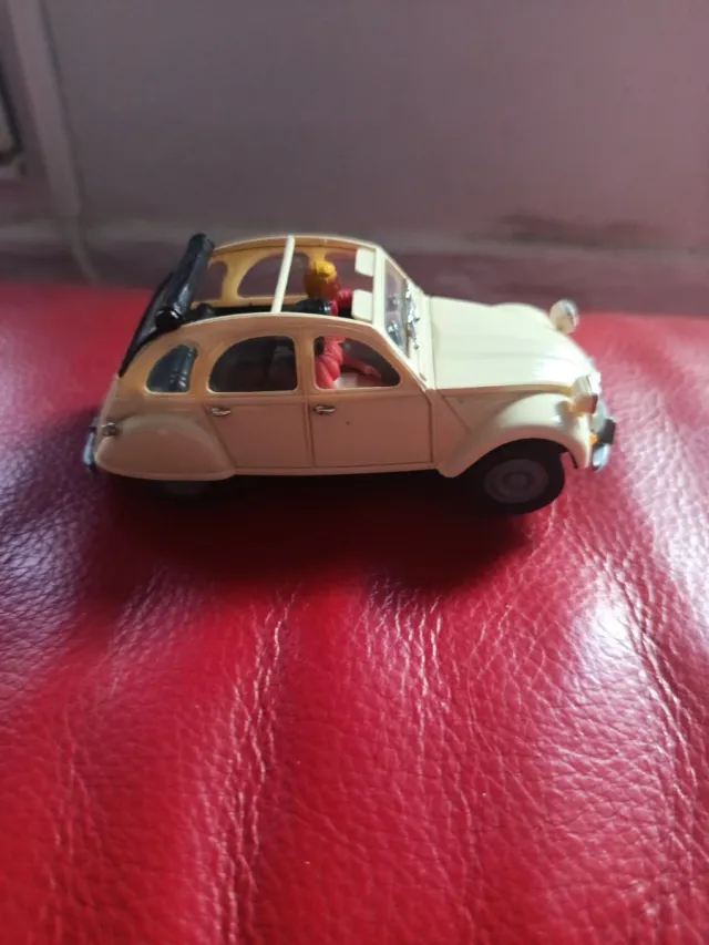 Coche Scalextric 2CV