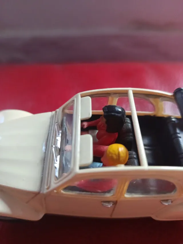 Coche Scalextric 2CV