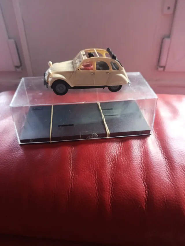 Coche Scalextric 2CV