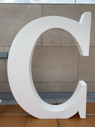 Letras decorativas poliespán E & C C satisfactorio