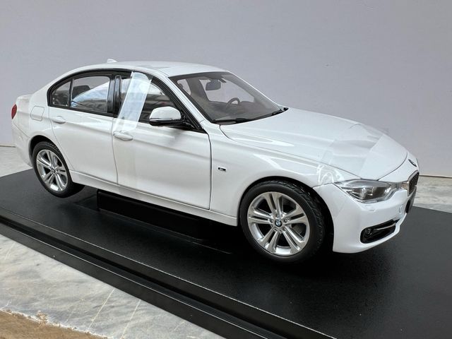 BMW 335 I 2010 Welly 1:18 Bianco