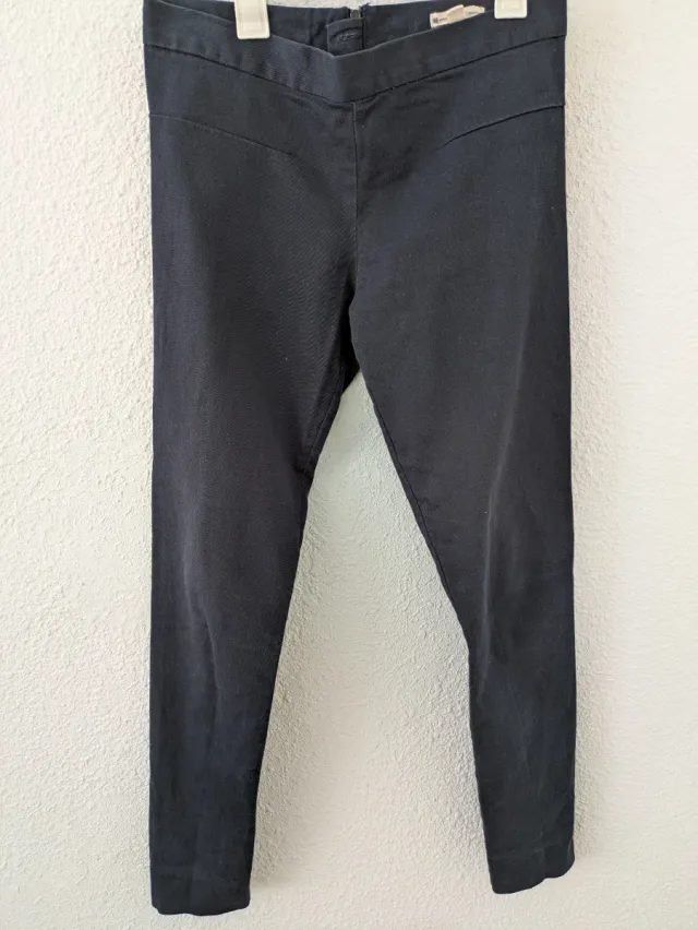 Pantalones negros muy estrechos