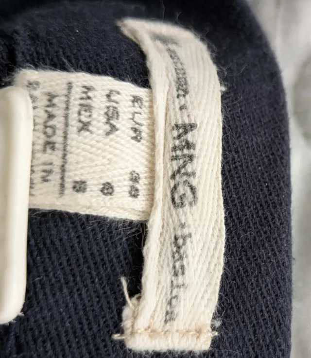 Pantalones negros muy estrechos