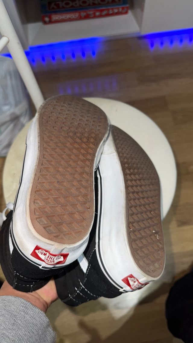 Zapatillas Vans Sk8-Hi Negras y Blancas