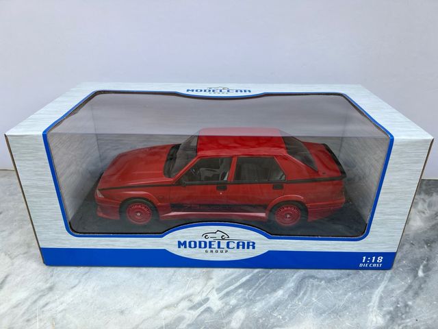 Alfa Romeo 75 Evoluzione 1987 Rossa 1:18 MCG