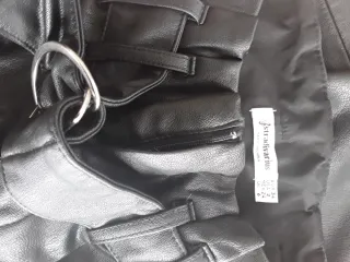 Pantalón negro Stradivarius