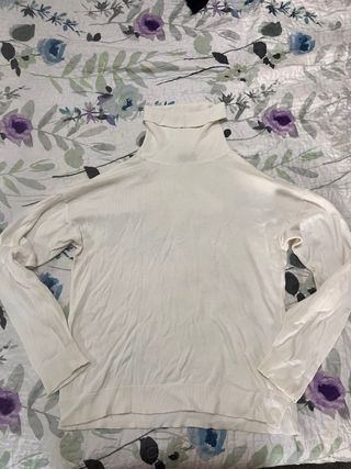 Camiseta blanca cuello alto