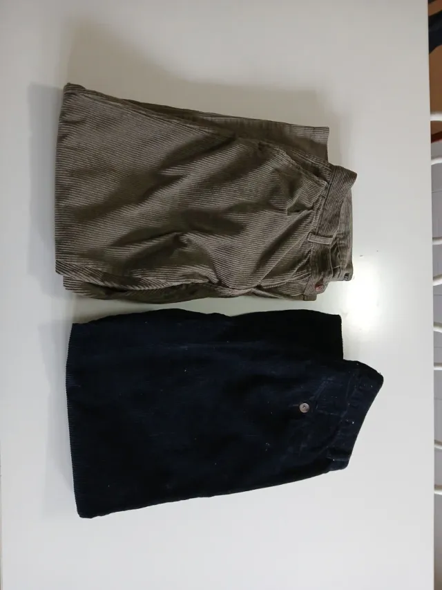 2 Pantalones Tex Hombre Talla 42 pana Marrón y Neg