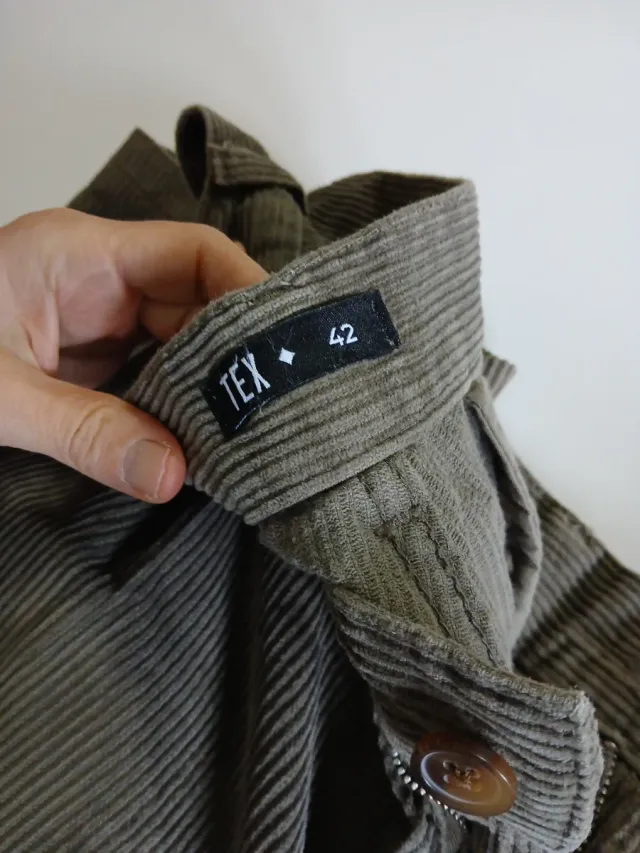 2 Pantalones Tex Hombre Talla 42 pana Marrón y Neg